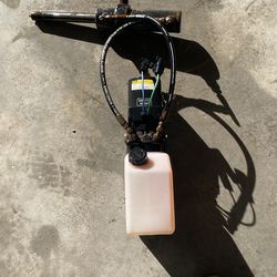 Hydraulic pump and ram