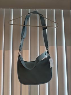 Lululemon  city essential bag