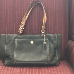 COACH. TOTE. Black & Tan straps