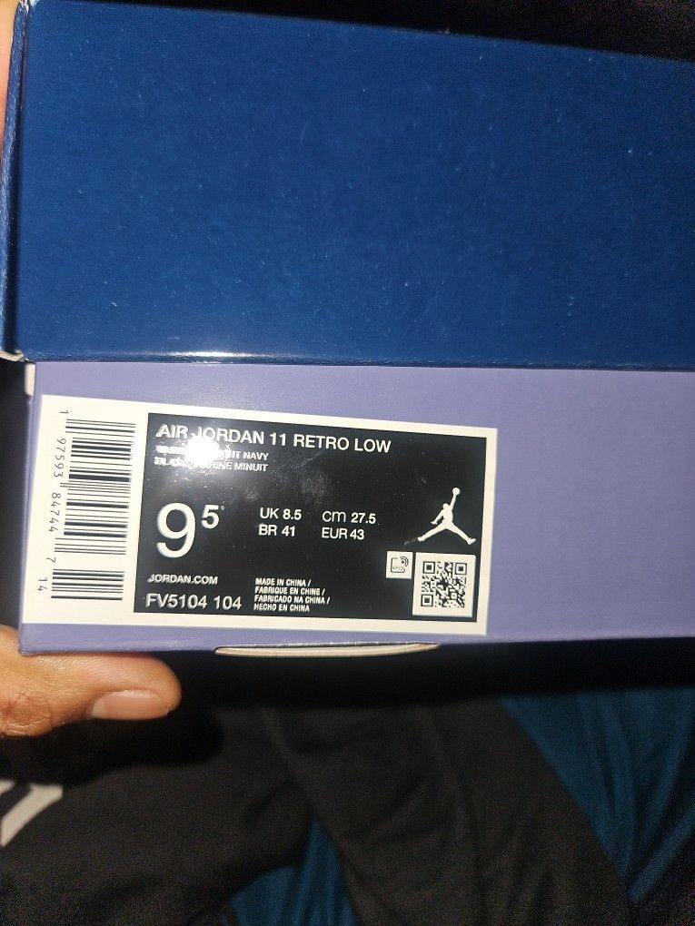 9.5 Jordan 11s