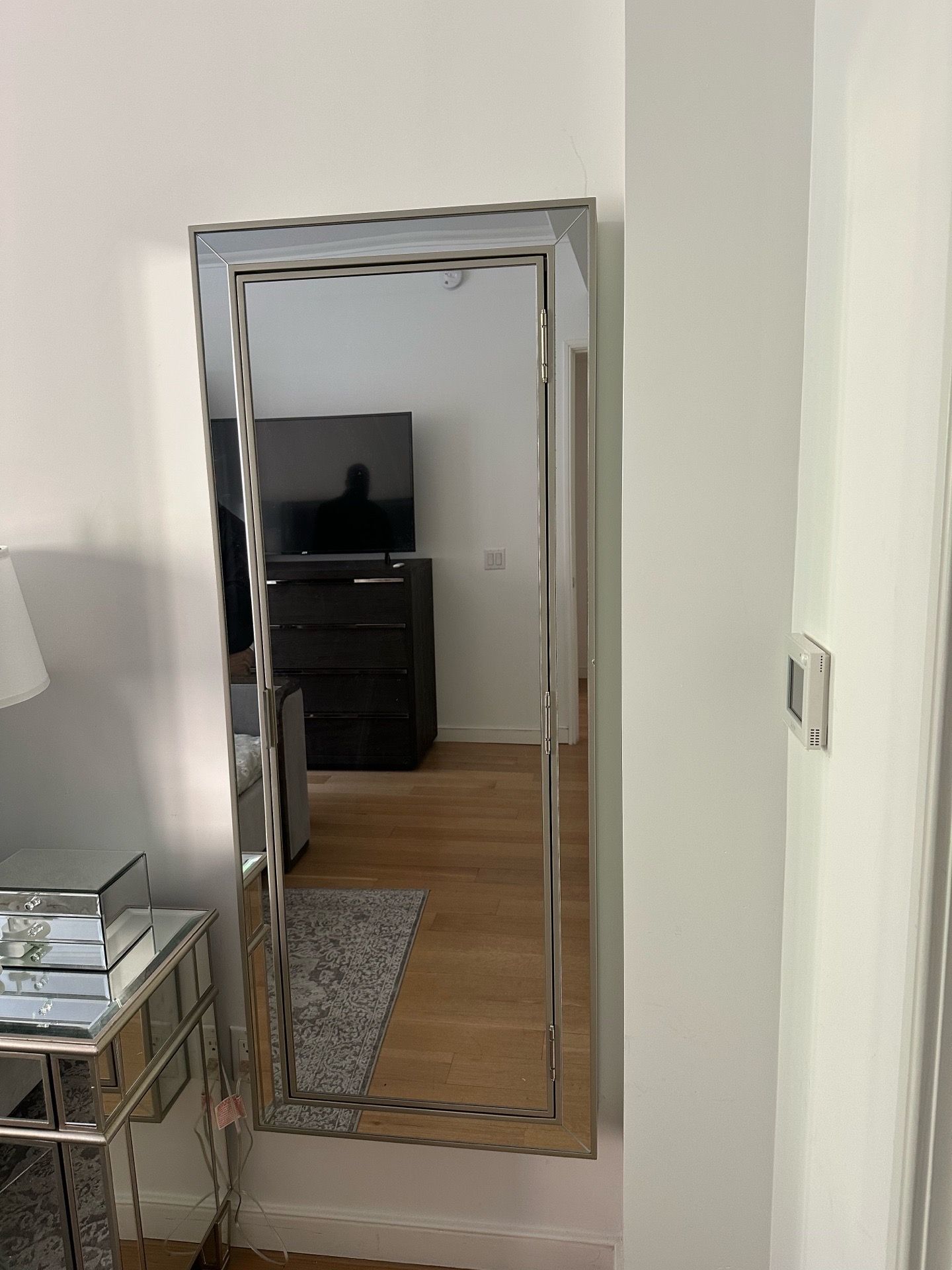 Mirrored jewelry cabinet
