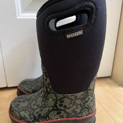 Kids Bogs Boots Sculls Size 10 (little kids)