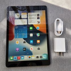 Apple iPad 7 - Wifi - Like New 