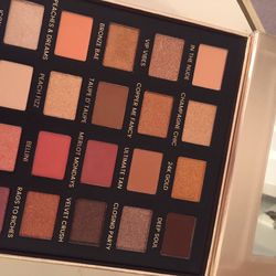 Iconic London Eyeshadow Palette