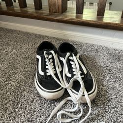 WOMENS VANS SHOES size 5.5