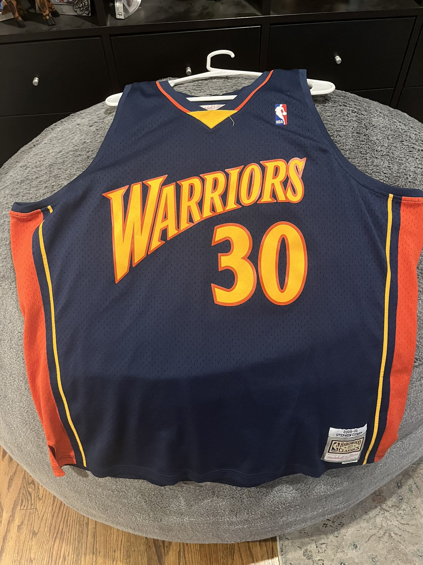 Mitchell & Ness 09'-10' Stephen Curry Throwback Jersey 3XL for Sale in  Redwood City, CA - OfferUp