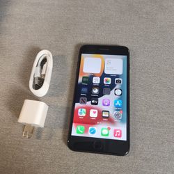 iPhone 7 Plus - UNLOCKED - Like New 