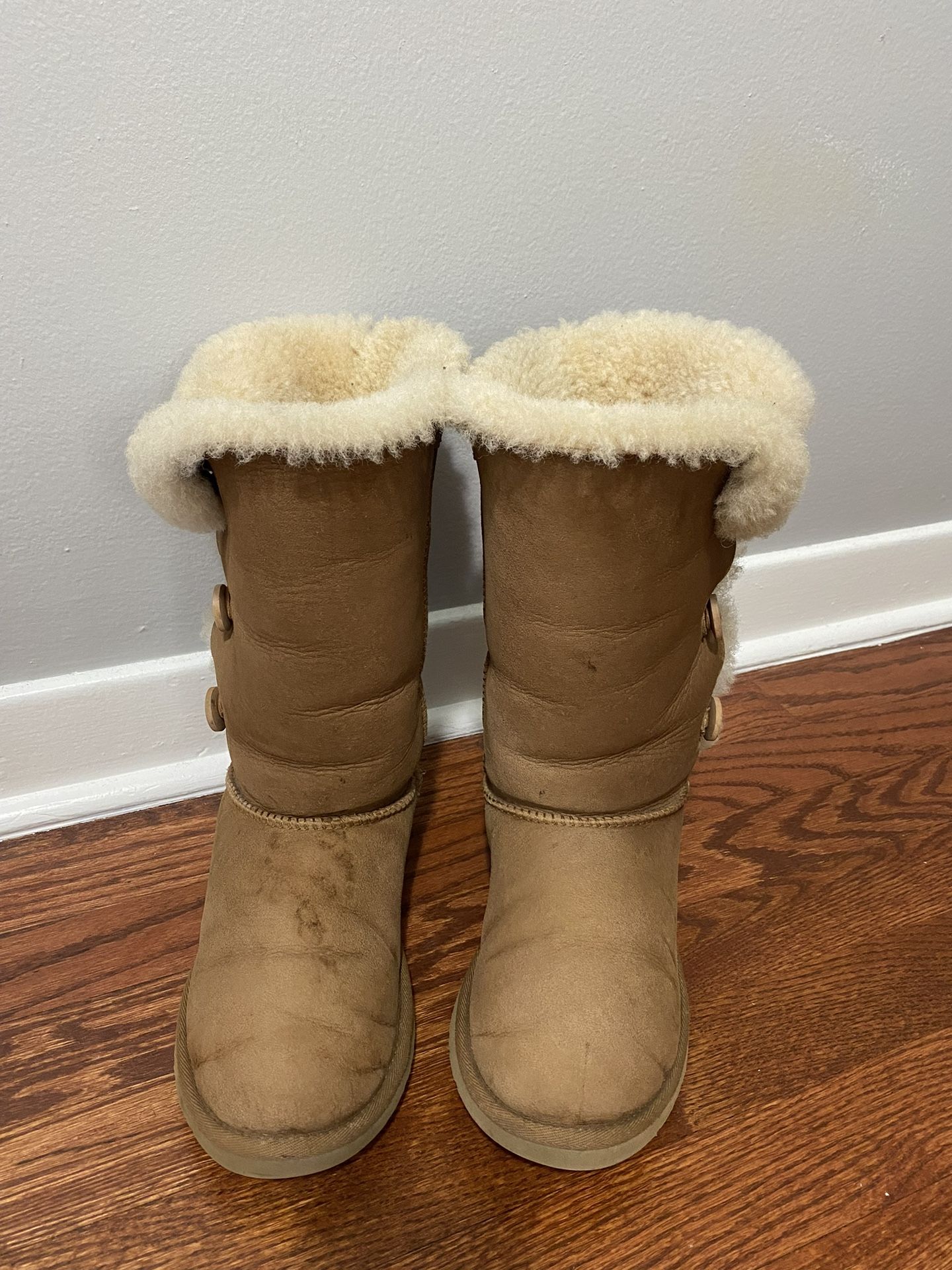 UGG AUSTRALIA CHESTNUT BOOTS SIZE 6 FITS 7 WOMENS