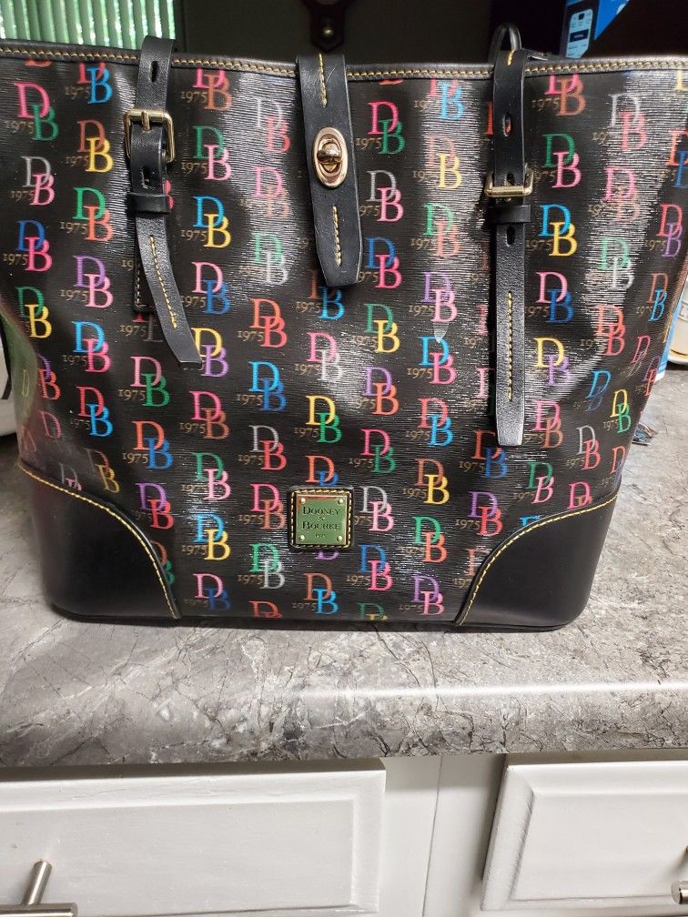 Dooney & Bourke