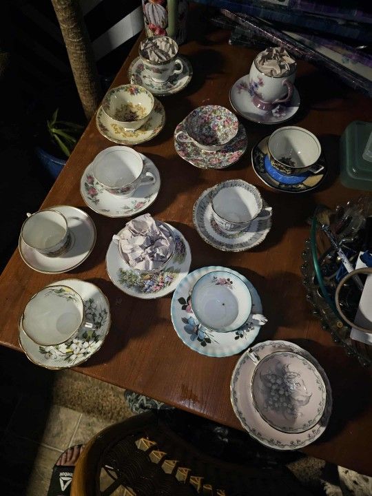 13 Vintage Collectible Teacups