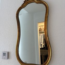 GORGEOUS ANTIQUE GOLD WALL MIRROR.  Fabulous Shape & Details. Beautiful In Any Room, Hall, Or Bathroom. About 43” Long X 20” Wide. 