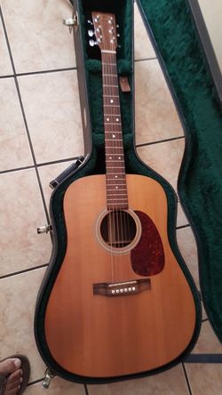 Martin D-1R American acoustic electric dreadnought, very rare to find.