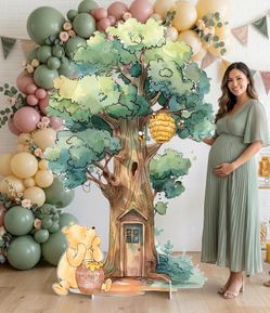 Classic Pooh bear and tree