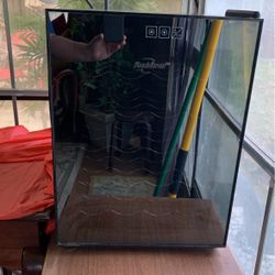 20 Bottle Single Zone Wine Refrigerator