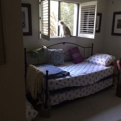 day bed and two twin mattress 