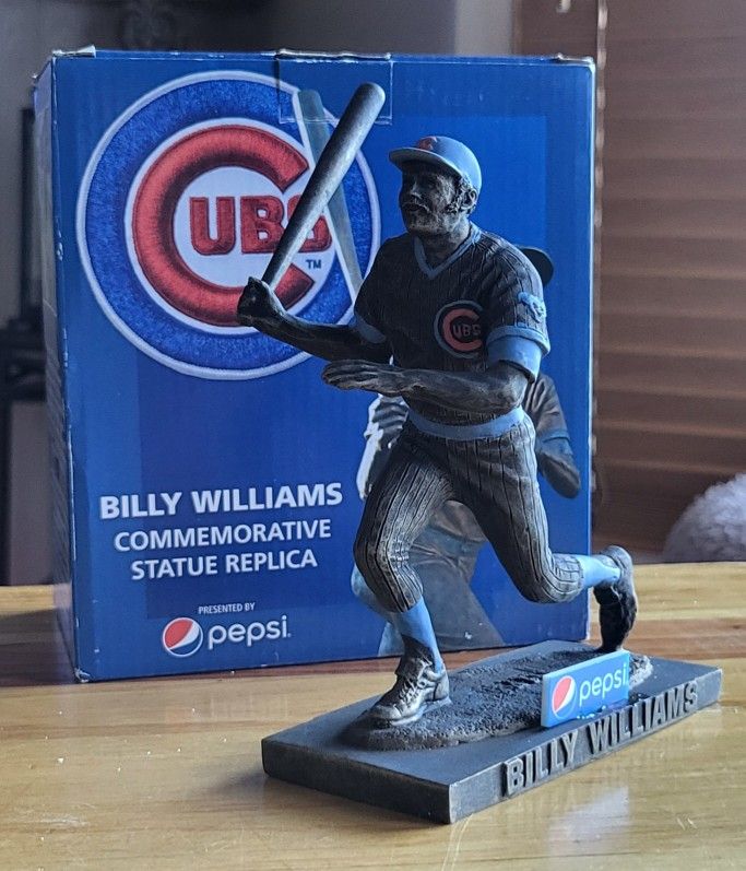 BILLY WILLIAMS CUBS REPLICA STATUE!