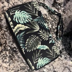 Women’s Cellphone Wristlet Wallet