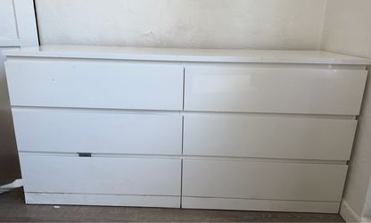 Chest of 6