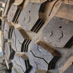 LT285/75R16 Ironman All Country MT Tire (1)