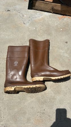 Rubber work boots. Only worn one day. Size 11 Men’s. BATA brand steel shank sole.