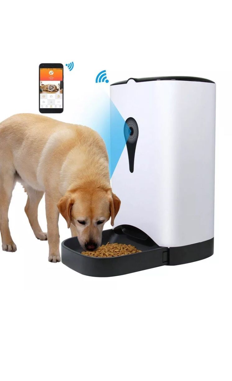 Smart Pet Feeder with Camera