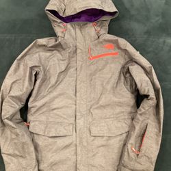 The North Face women’s jacket (please read the description)