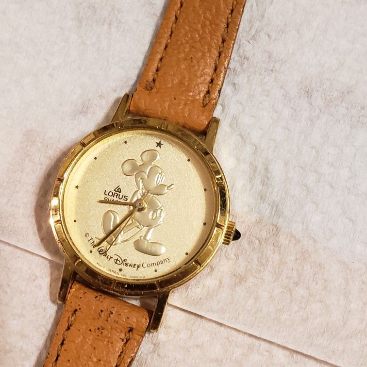 Lorus Quartz Embossed Mickey Mouse Wristwatch Lower Price Week