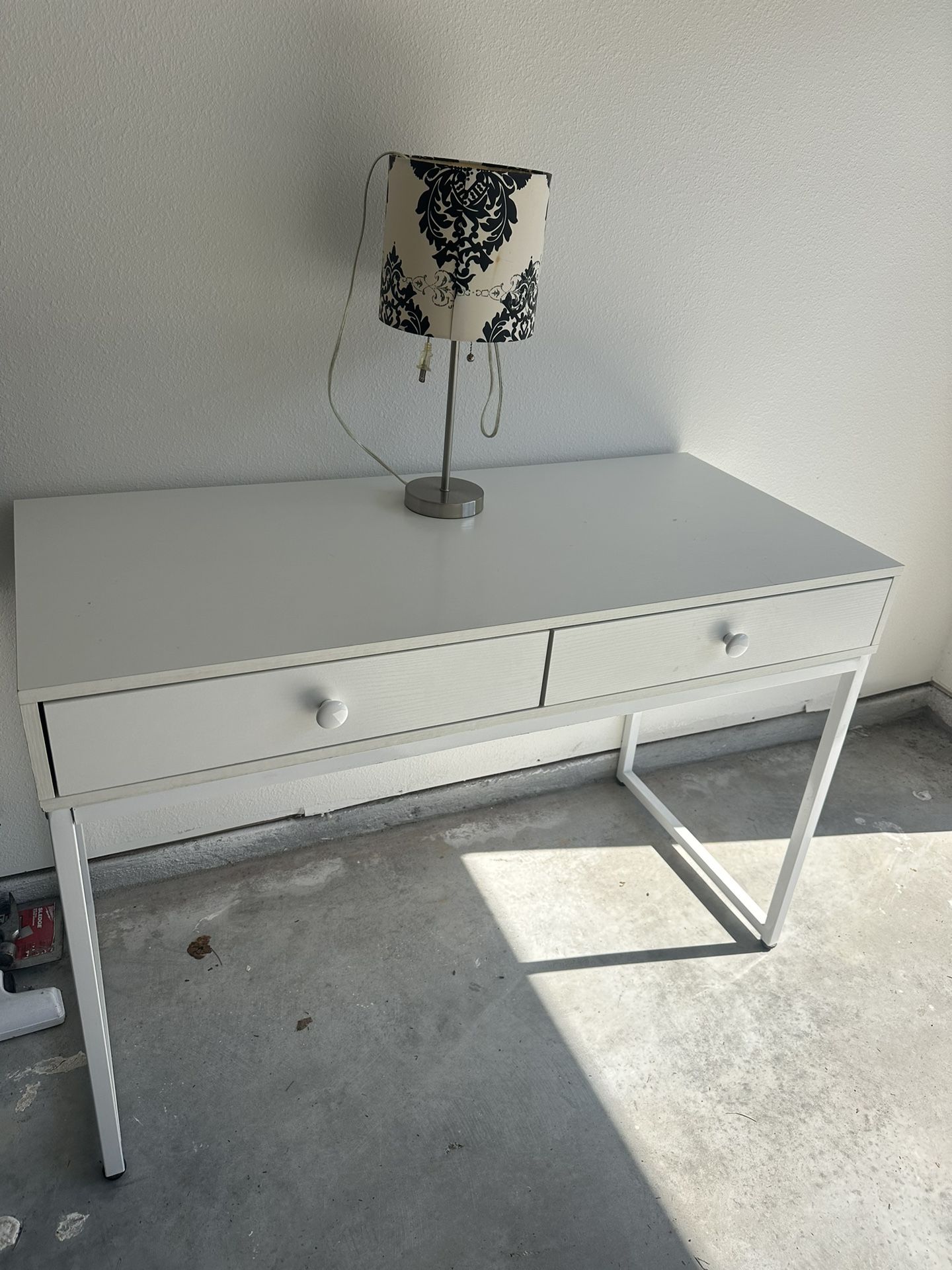 Desk White