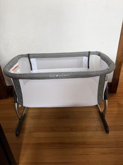 Baby Delight Beside Me Dreamer Bassinet and Bedside Sleeper - Charcoal