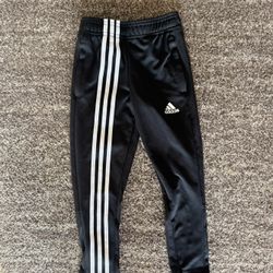 Boys Adidas Sweat Pants Size 5/6 - Like New 