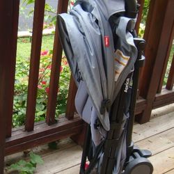 Aprica Presto Stroller . 70 Pound Weight Capacity