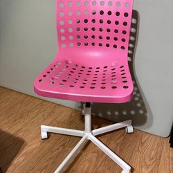 Rolling pink desk chair