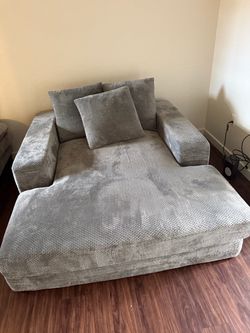 Sealy Couch Chair Thing