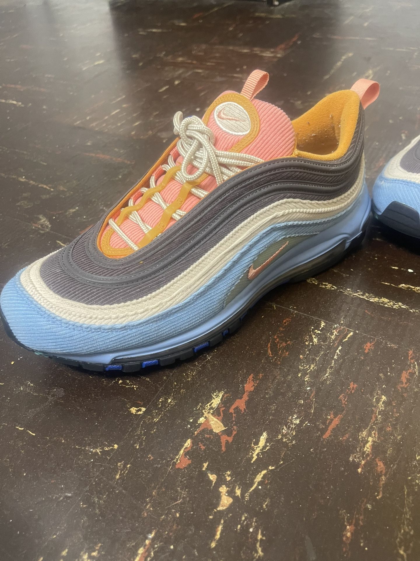Corduroy Nike