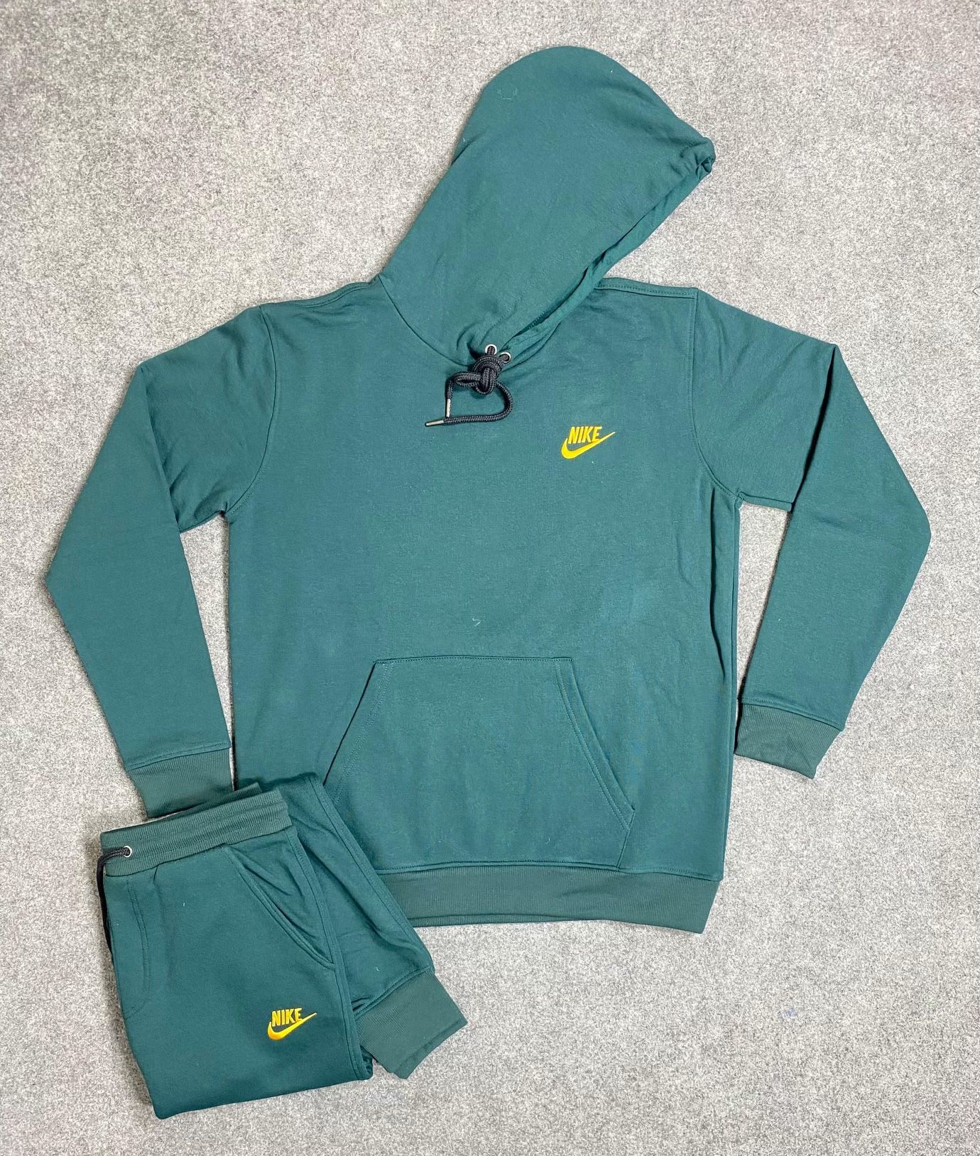 Nike Pull Over