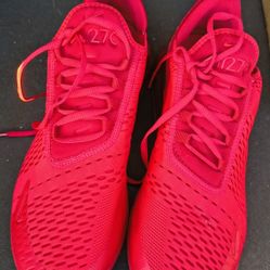 Nike Air Max 270 “University Red” Size 12 – Clean – $55 Firm 🔥