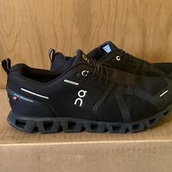 Men’s On Cloud Shoes Size 10.5 Waterproof Sneakers Tennis