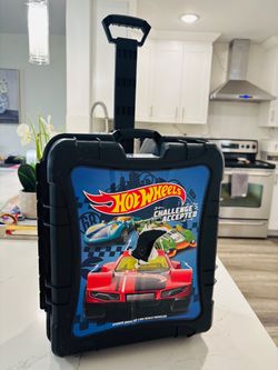 Hot wheels case, and around 130 hot wheels cars