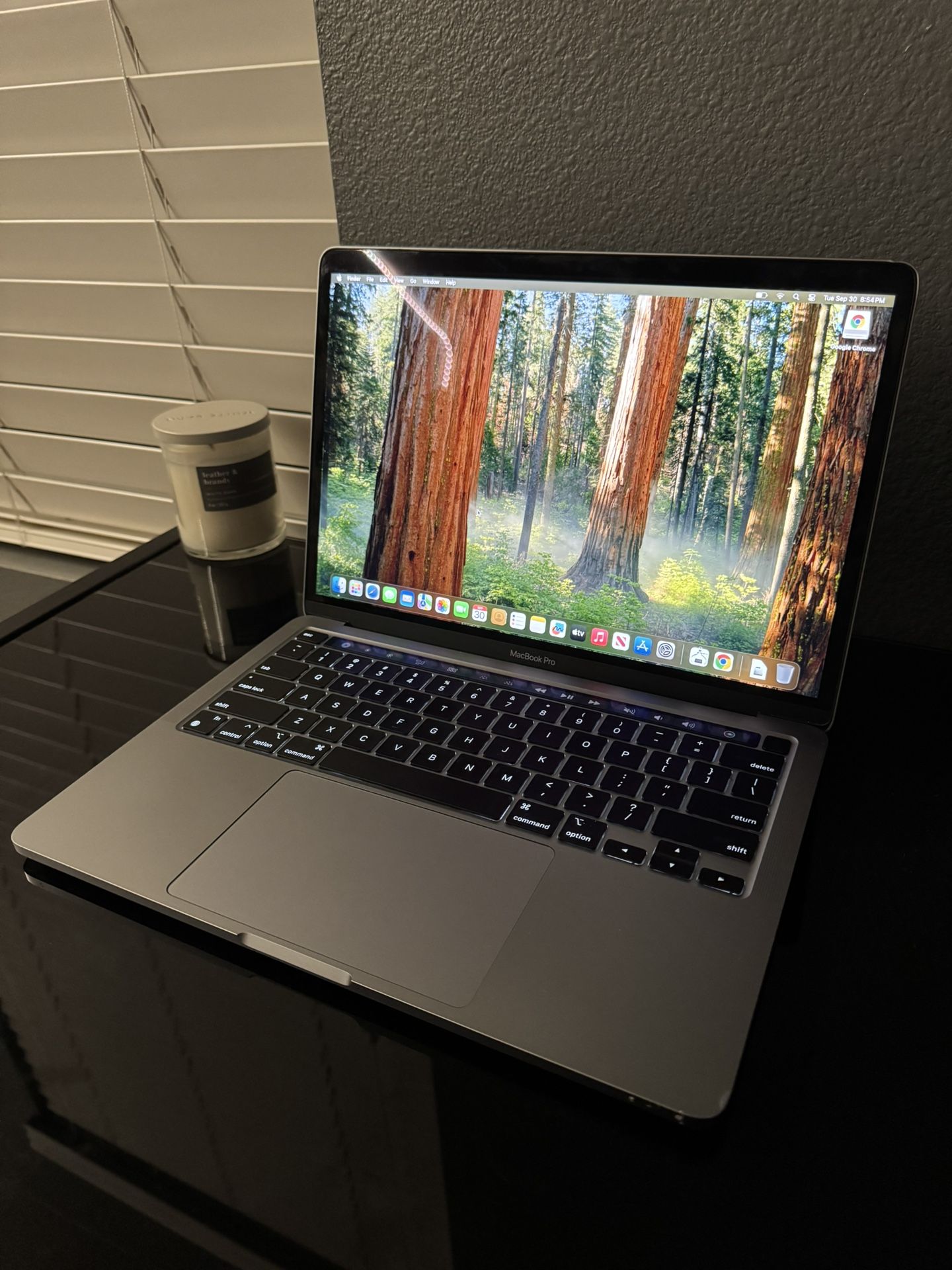 MacBook Pro 13” Apple M1 Chip 256GB SSD 8GB RAM Like New Condition Touch Bar