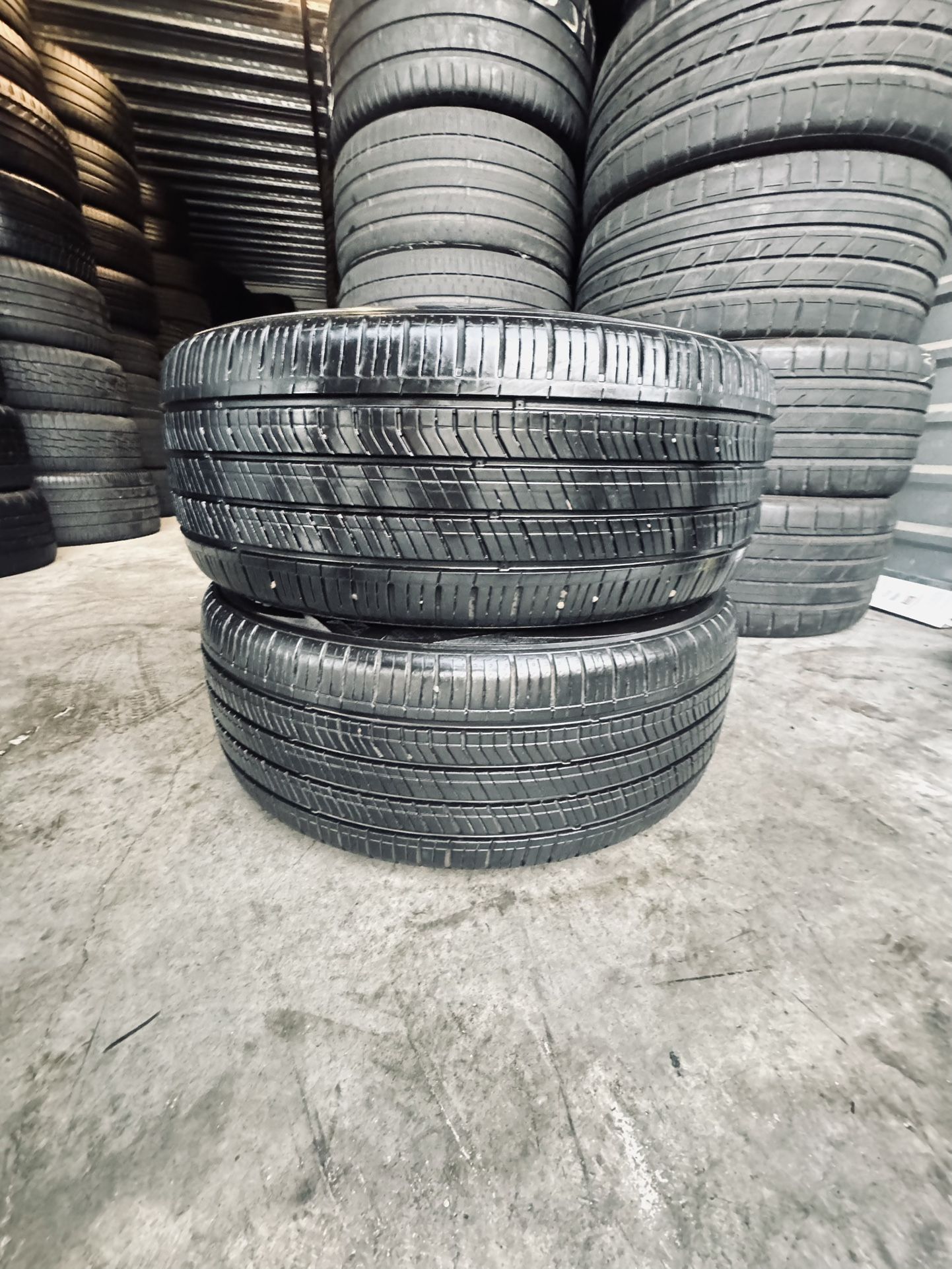 235/45/19 Kuhmo Majesty 60%+ Tread (2)