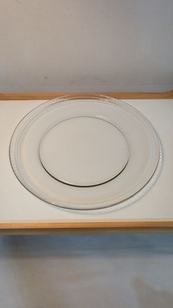 Glass serving round platter