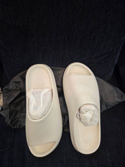 YEEZY  Slides size 14 Tan