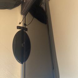 40 Inch Tv W Remote