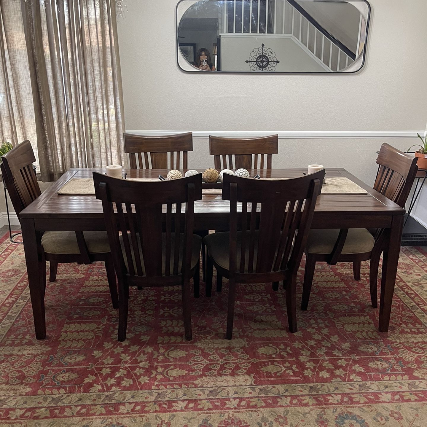 Solid Wood Table With 4 Chairs And 2 Captain Chairs, Great Shape !