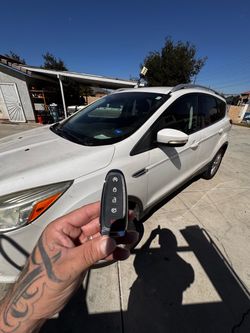 Car keys/llaves de autos/key fobs