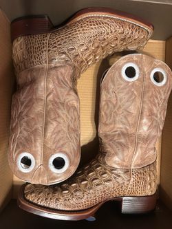 Aligátor boots  they size 10.5 but fits like 10