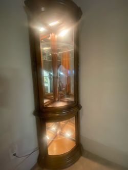 Corner curio cabinet