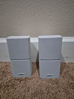 BOSE adjustable white speakers