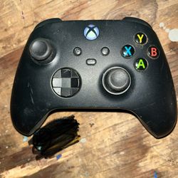 black xbox one controller 