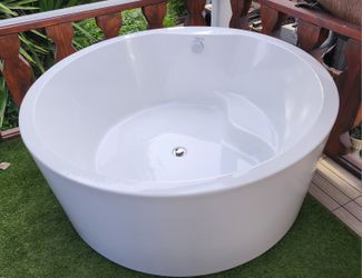 Freestanding Round Bathtub Soaking Modern Tub 59 X 59 Inch Acrylic White
